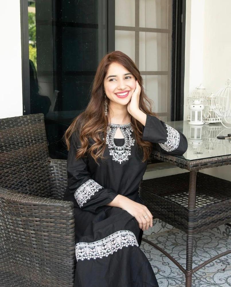 2 Pc Women's Stitched Arabic Lawn Embroidered Suit