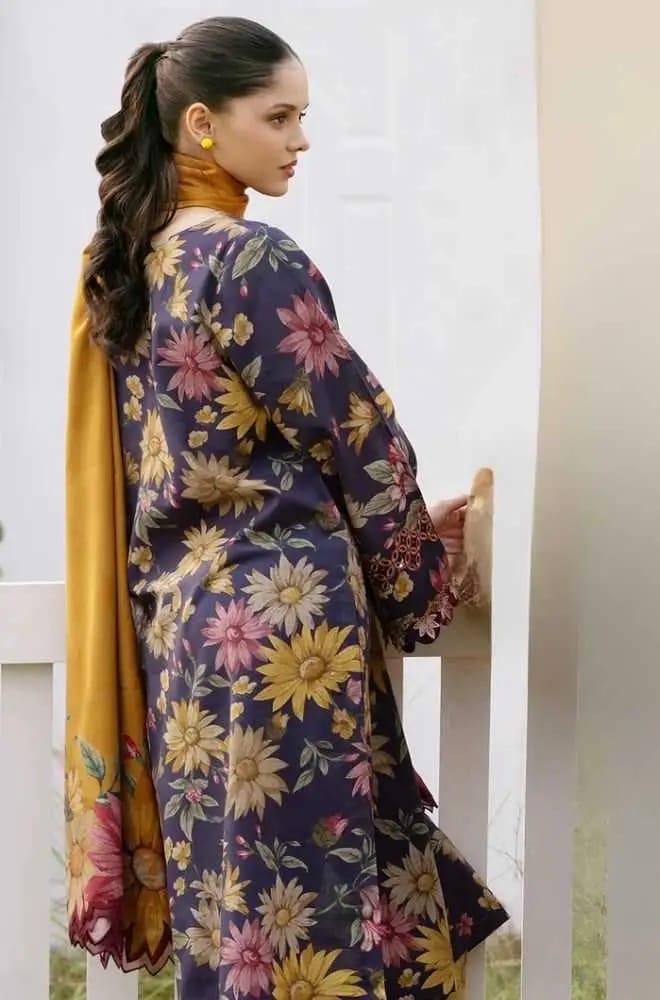 3 Pcs Women's Unstitched Karandi Printed Suit