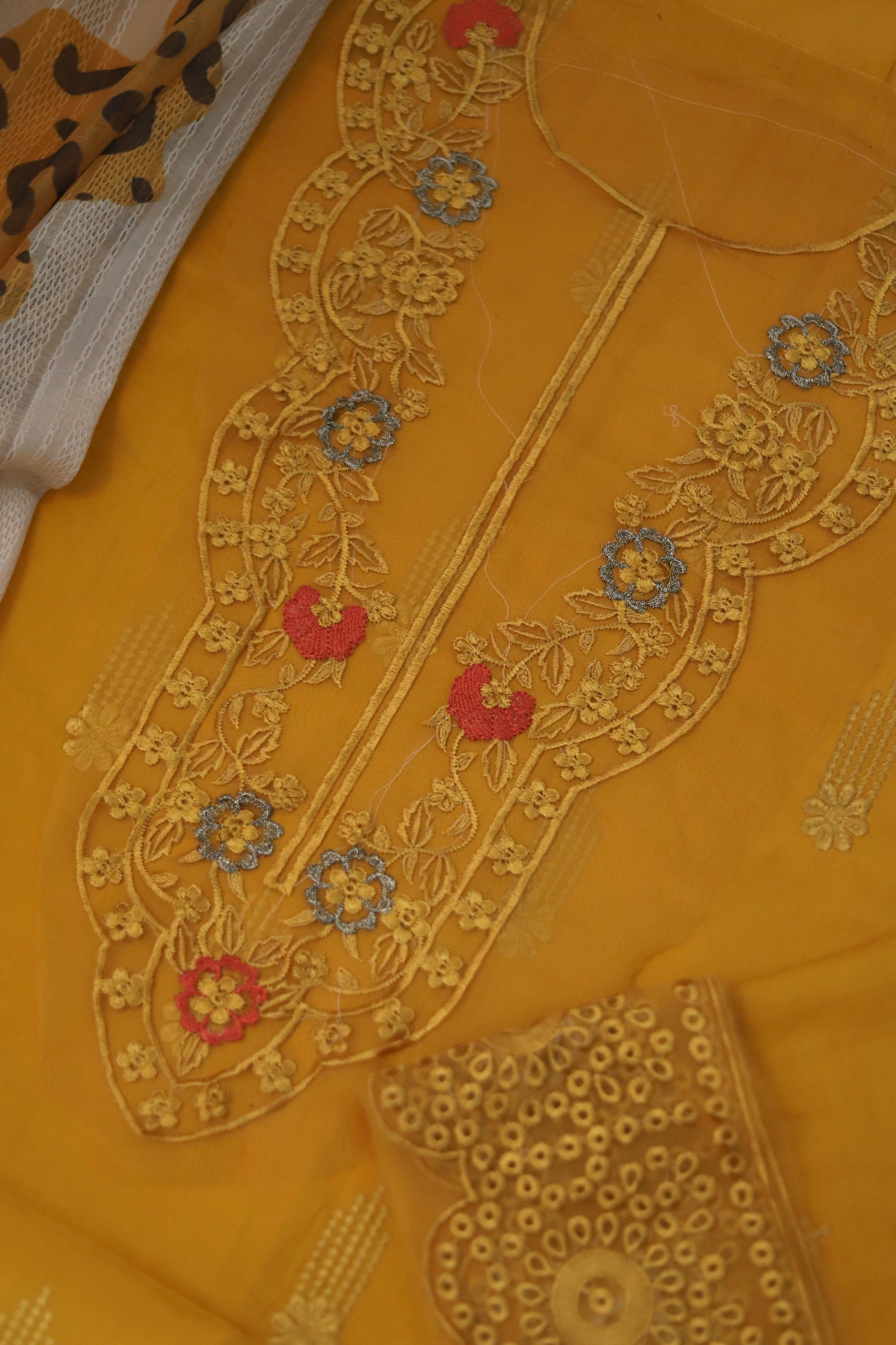 3 PC WOMEN'S LUXURY EID FANCY CHIKENKARI SUIT