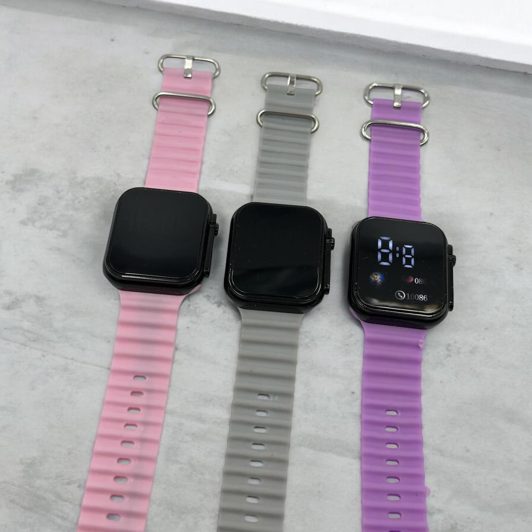 Unisex Battery Operated Water Resistant Watch