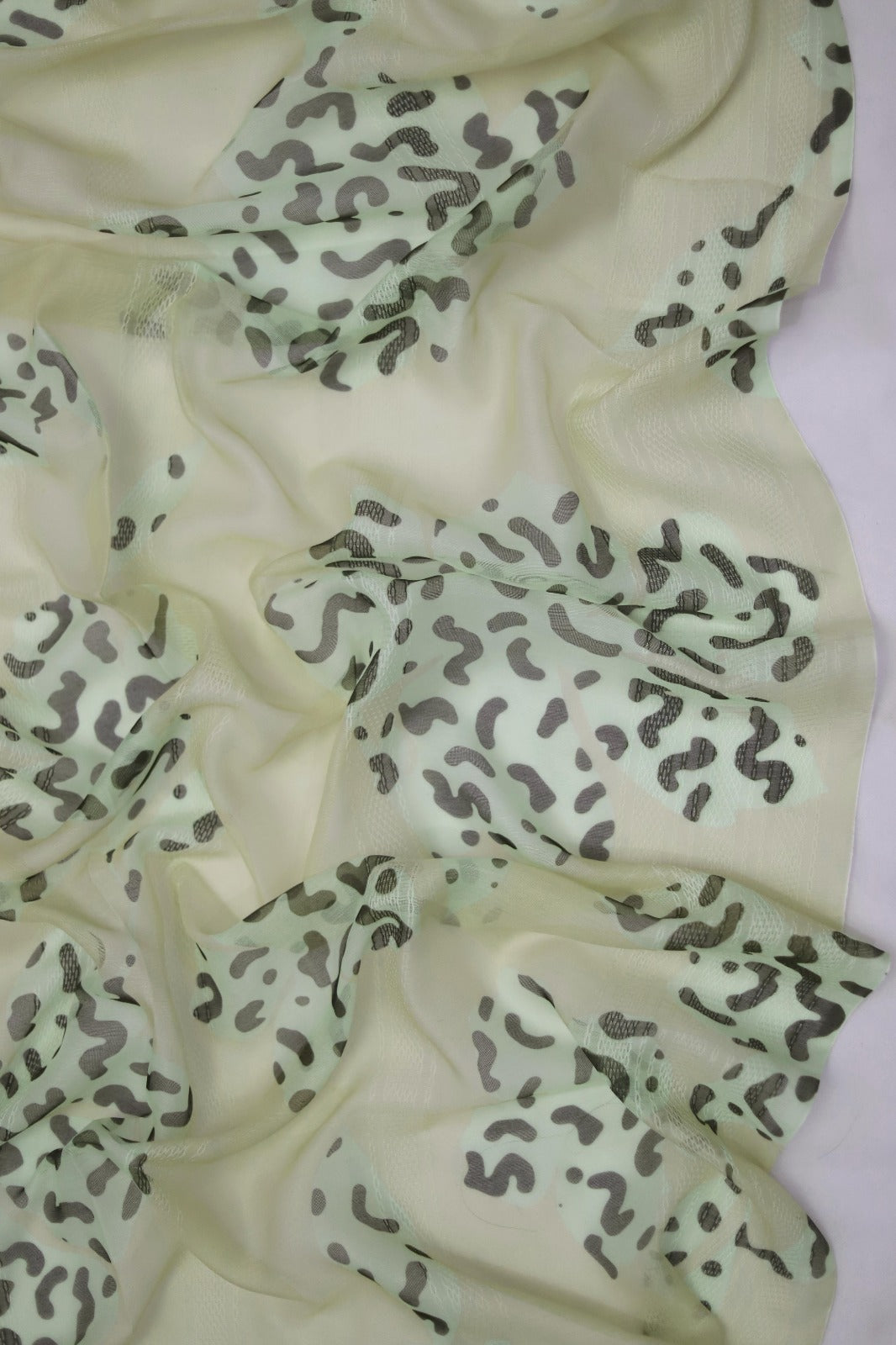 3 PC WOMEN'S LUXURY EID FANCY CHIKENKARI SUIT