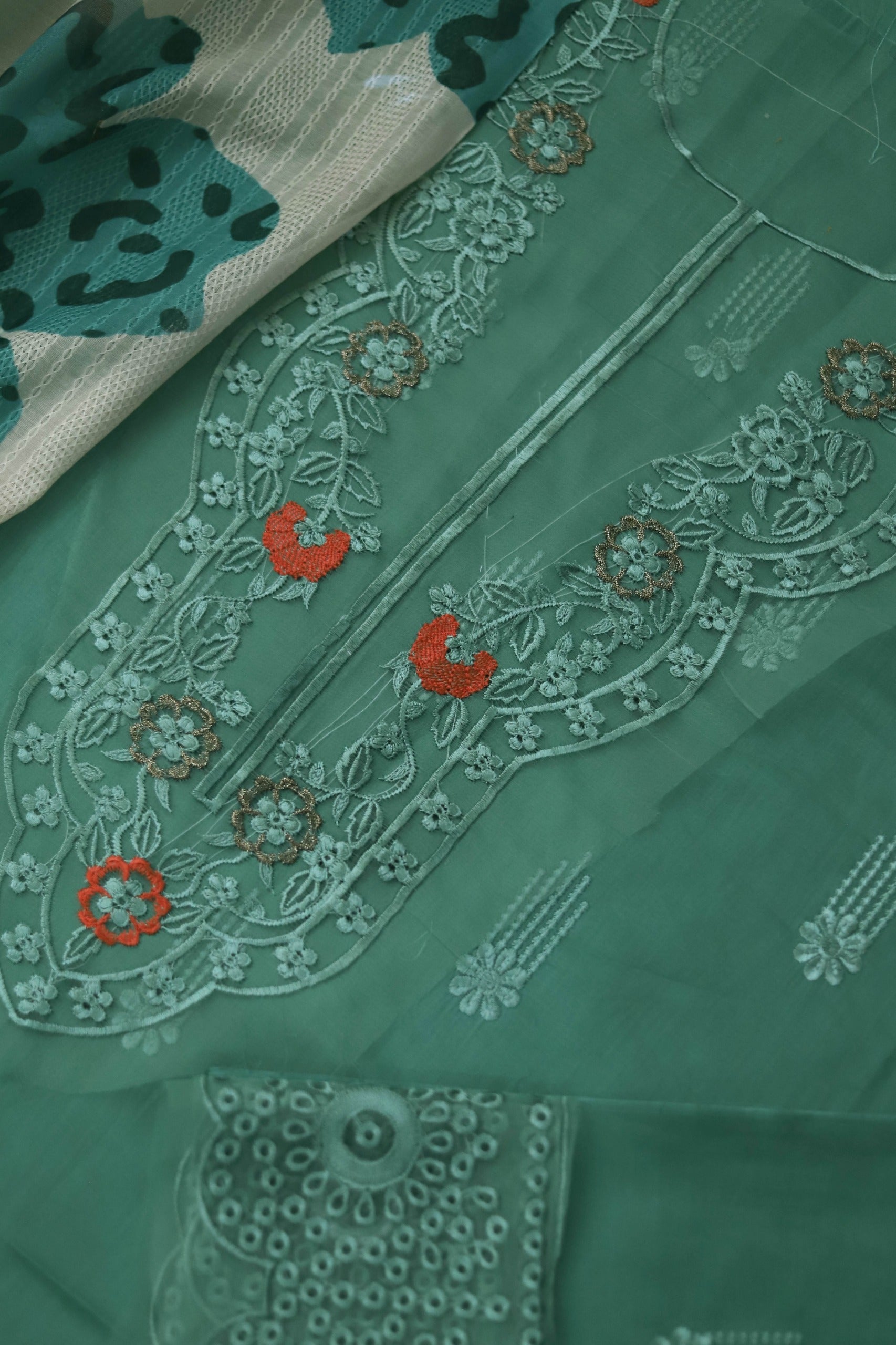 3 PC WOMEN'S LUXURY EID FANCY CHIKENKARI SUIT